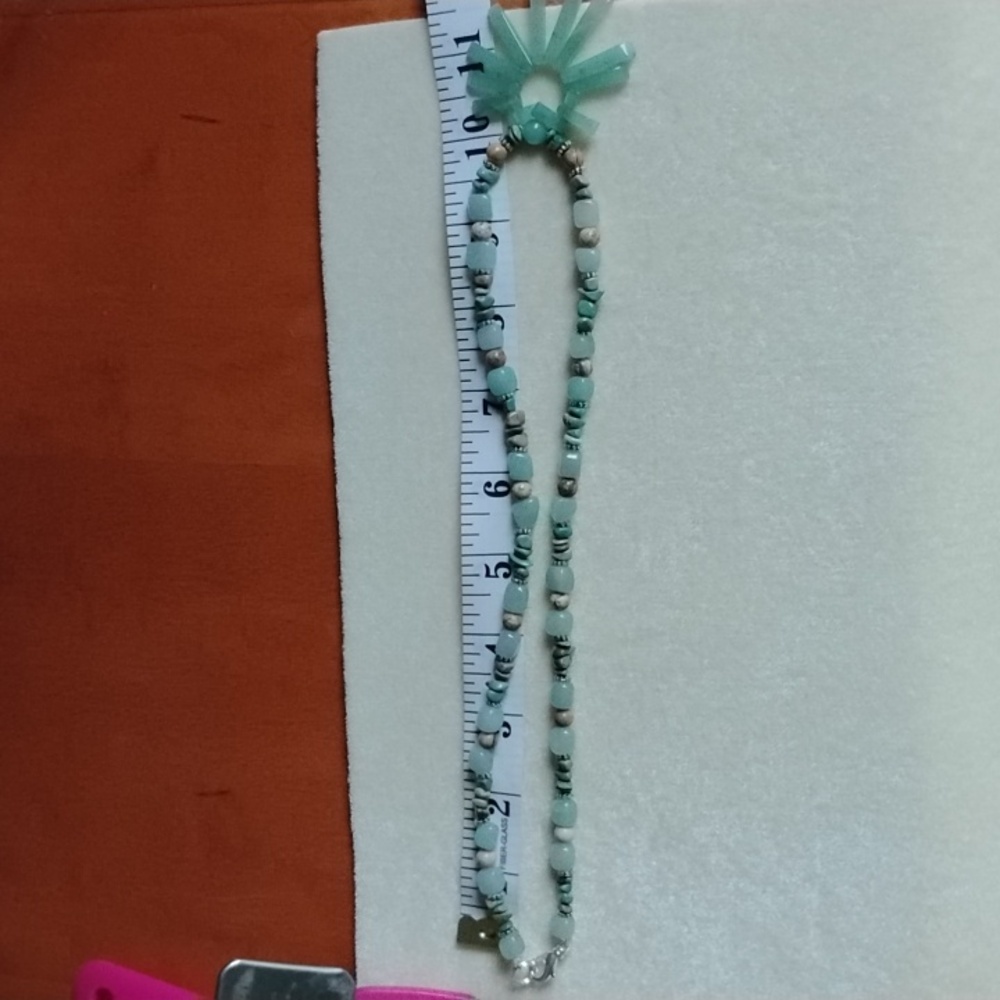 HAND CRAFTED SUNBURST NECKLACE OF TURQUOISE AND AVENTURINE - Picture 7 of 7